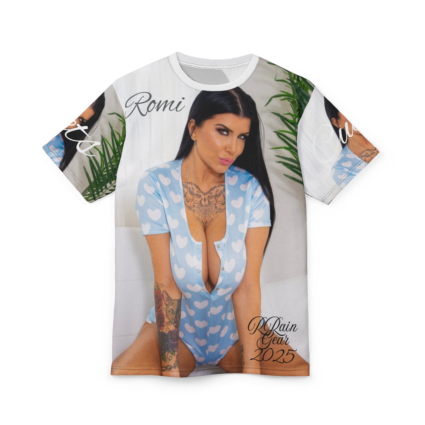 Heart Print Unisex Tee - Romi Design 2025