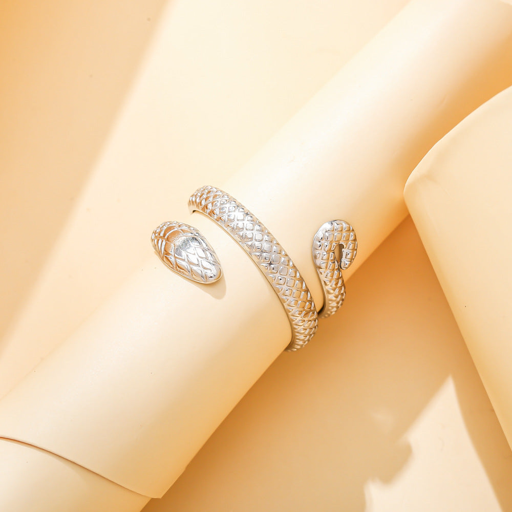 Stainless steel serpentine ring personality creative punk wind titanium steel finger ring hand
