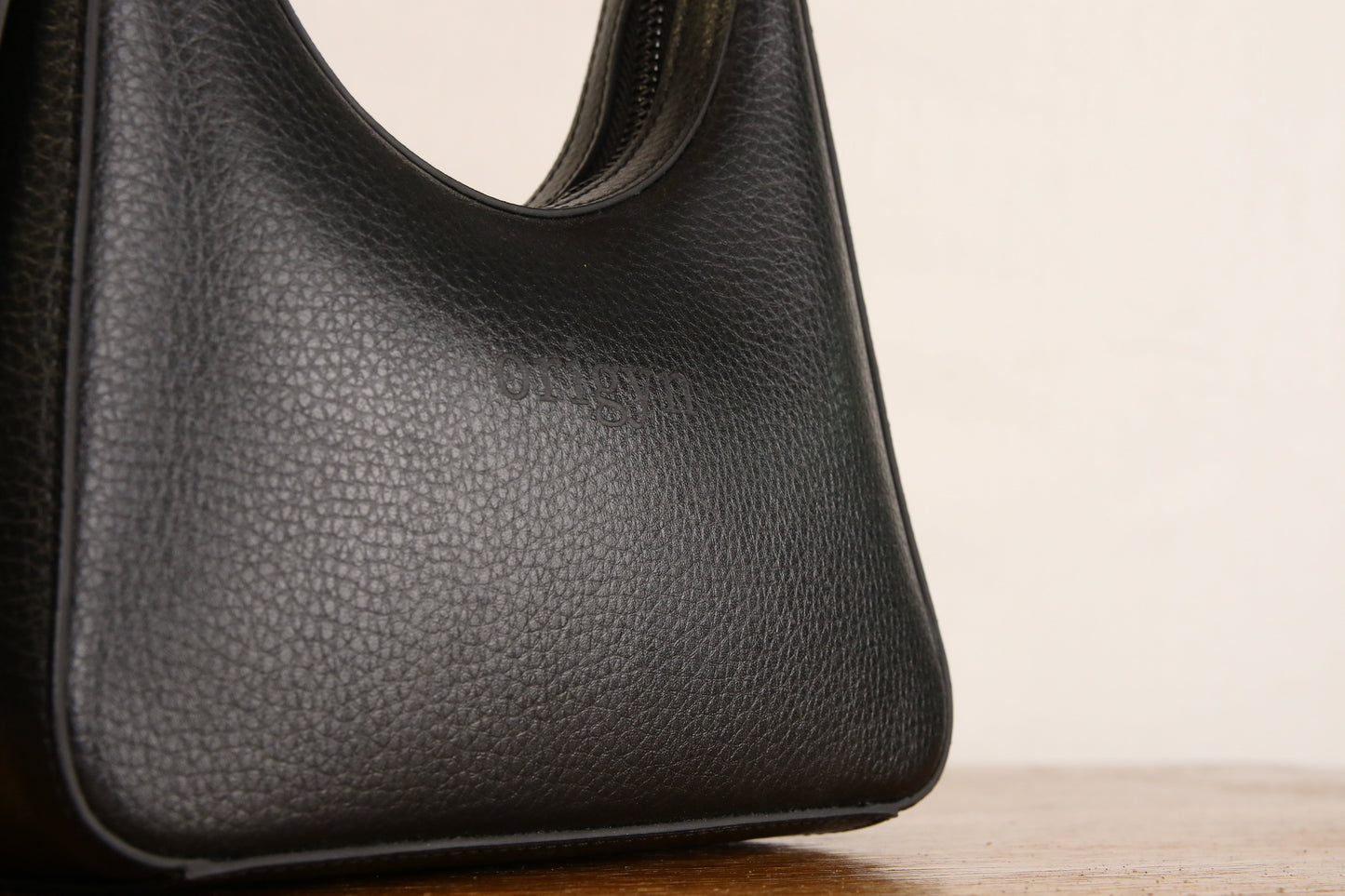 Origyn 01 - Plant-Based Vegan Leather Shoulder Handbag - Made with Plastic-Free MIRUM®