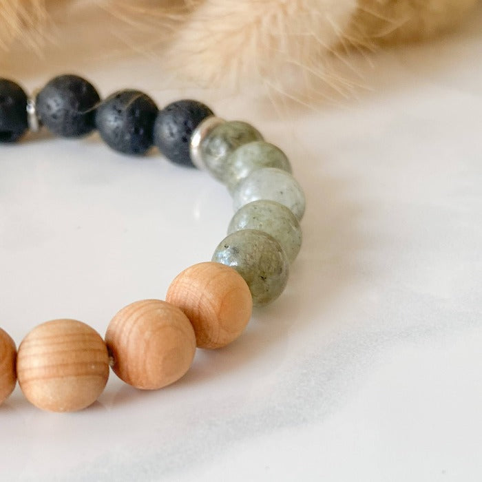 AILIS | Bracelet en labradorite, pierres de lave noire, bois de cèdre et acier inoxydable