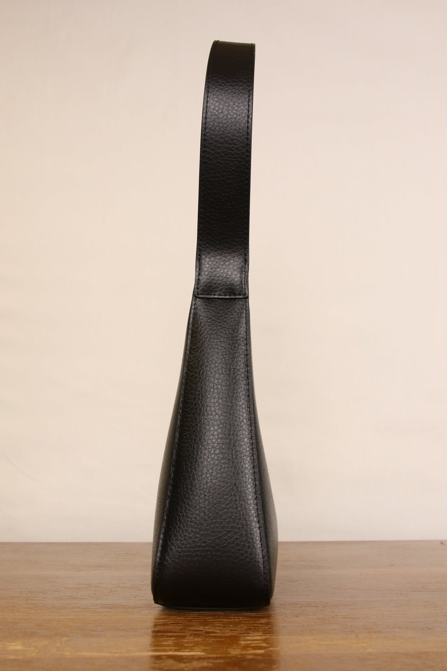 Origyn 01 - Plant-Based Vegan Leather Shoulder Handbag - Made with Plastic-Free MIRUM®