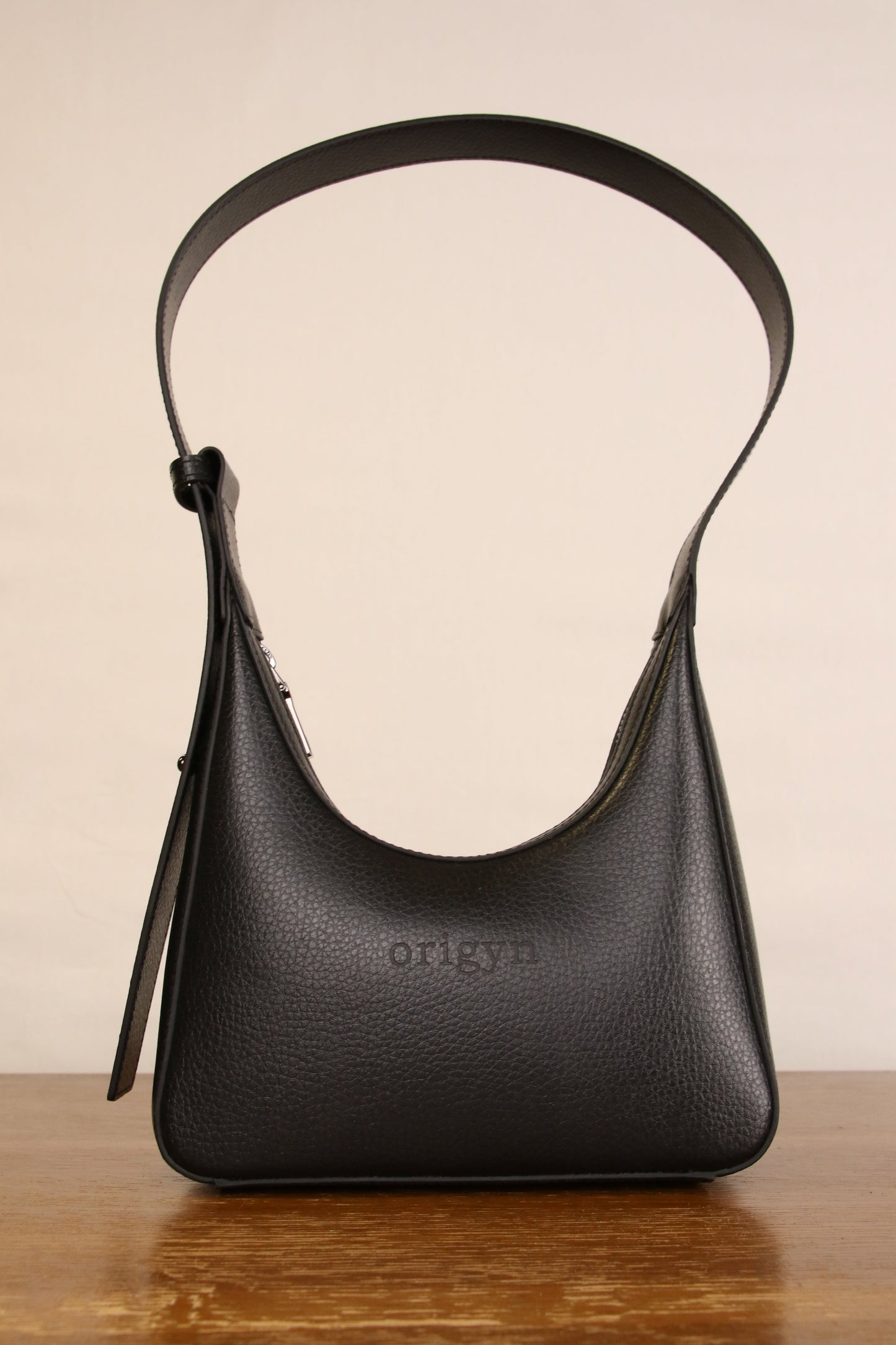 Origyn 01 - Plant-Based Vegan Leather Shoulder Handbag - Made with Plastic-Free MIRUM®
