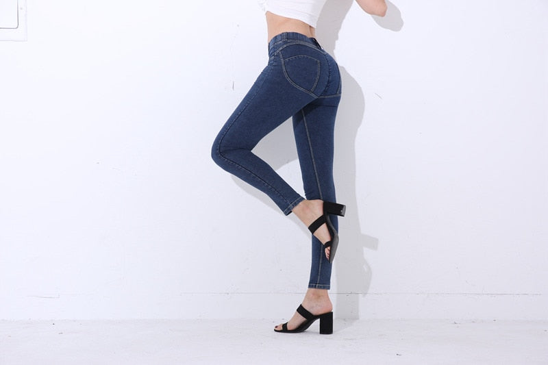 Expansive Fitted Jeans