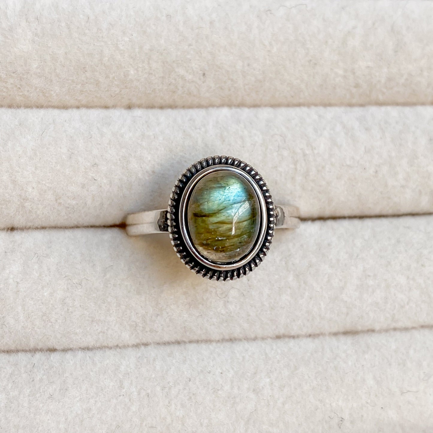 Bague en argent sterling 925 et Labradorite | MORGANE