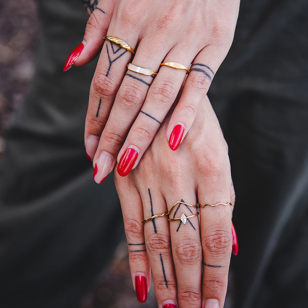 Bague ondulée dorée en acier inoxydable plaqué or 18K | NAÏA