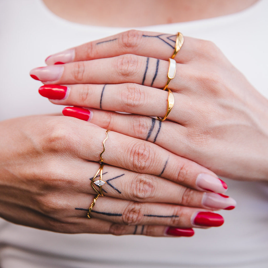 Bague ondulée dorée en acier inoxydable plaqué or 18K | NAÏA