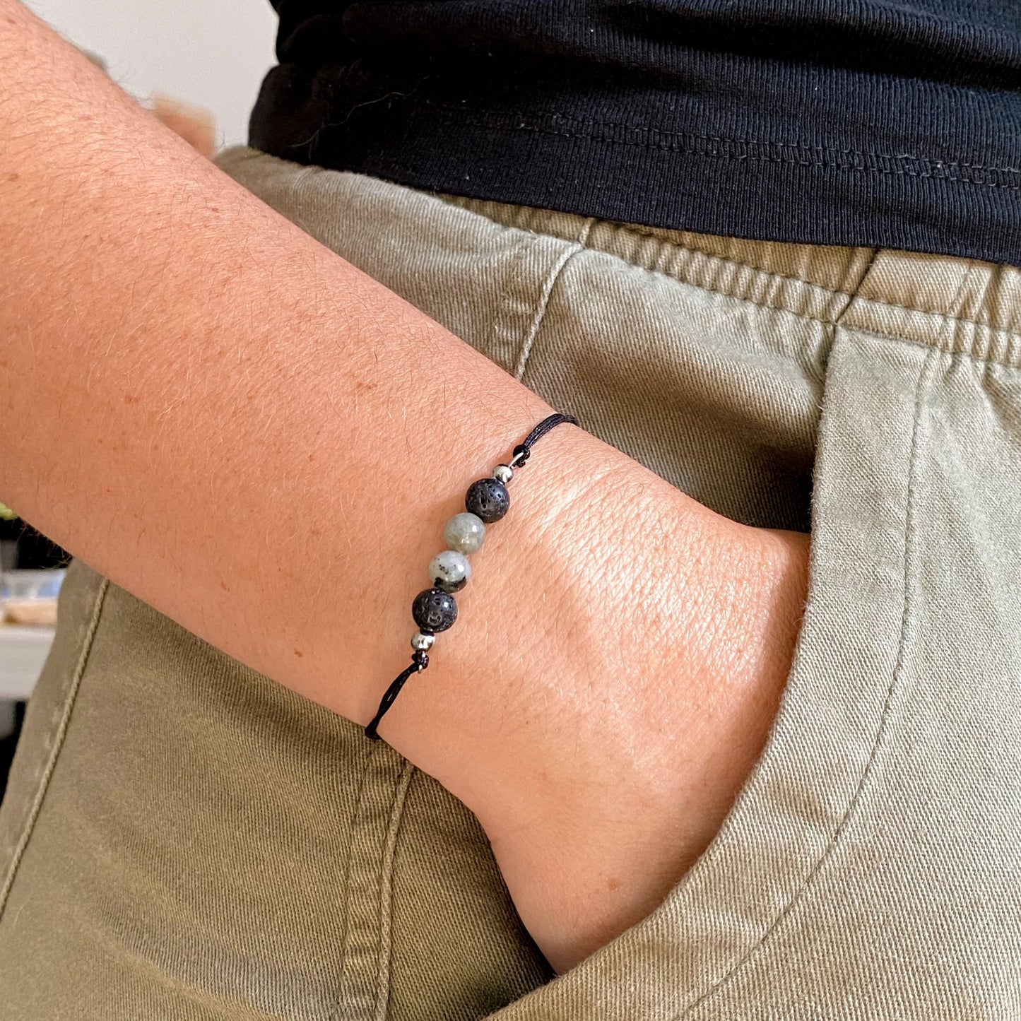 Bracelet minimaliste homme en pierre de lave | DOUX SOUVENIR