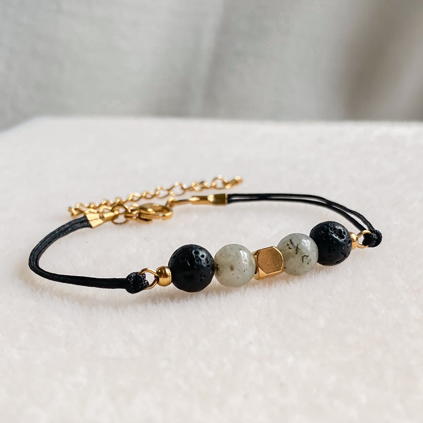 Bracelet cordon diffuseur d’huiles essentielles | NOCTIS