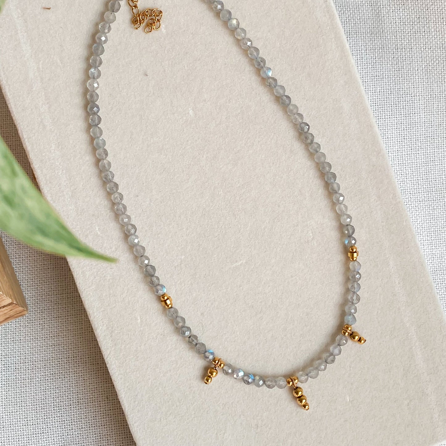 Collier en pierres de Labradorite | SÉLÉNÉ