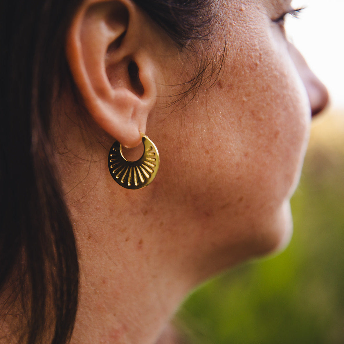 Créoles texturées en argent sterling plaqué or 18K | HÉLIA