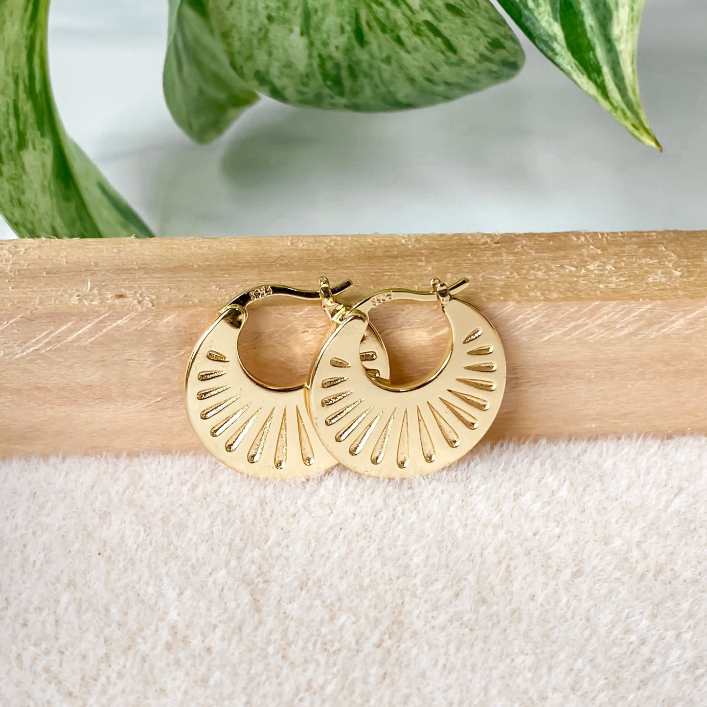 Créoles texturées en argent sterling plaqué or 18K | HÉLIA